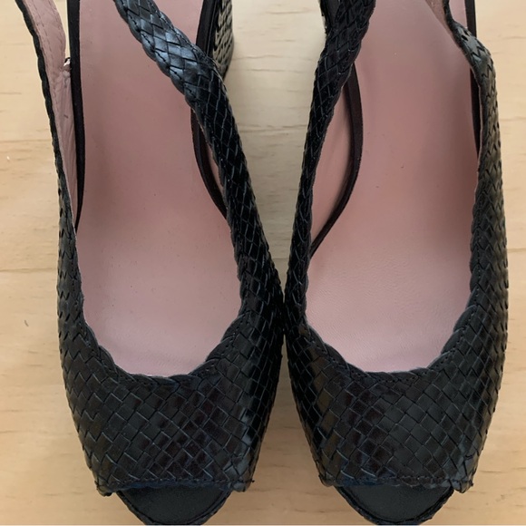 Stuart Weitzman - Women's Woven Leather Wedge Shoes (black-size 7) - Picture 1 of 6